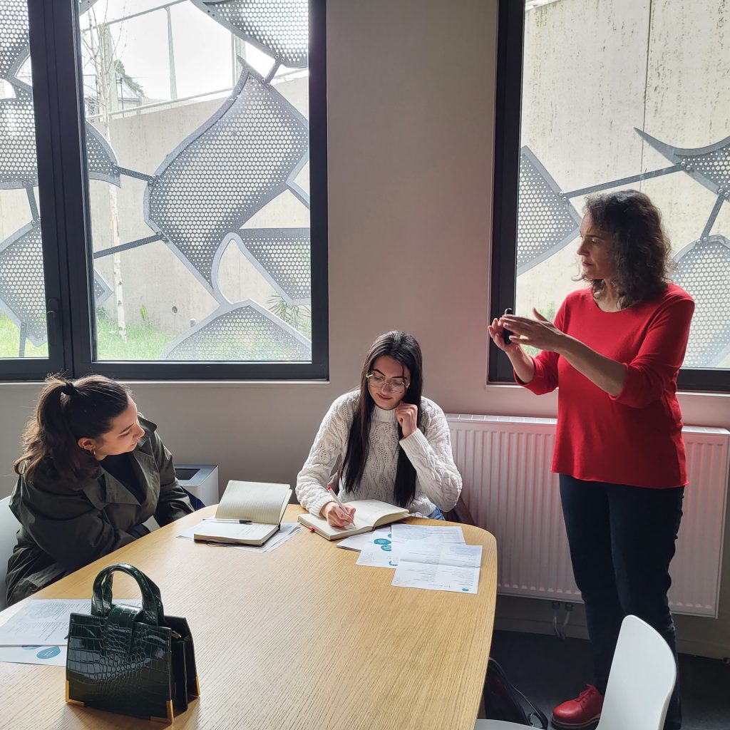<strong>Rencontre avec Cyrine Hayouni, intervenante </strong>