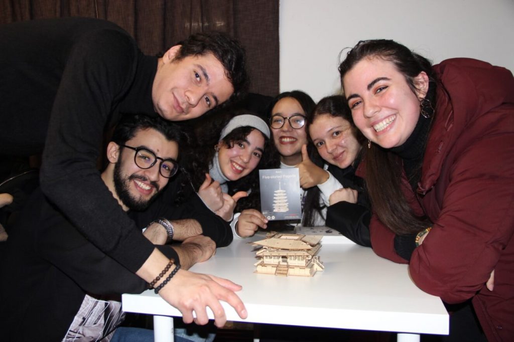 De l&rsquo;entraide par le jeu